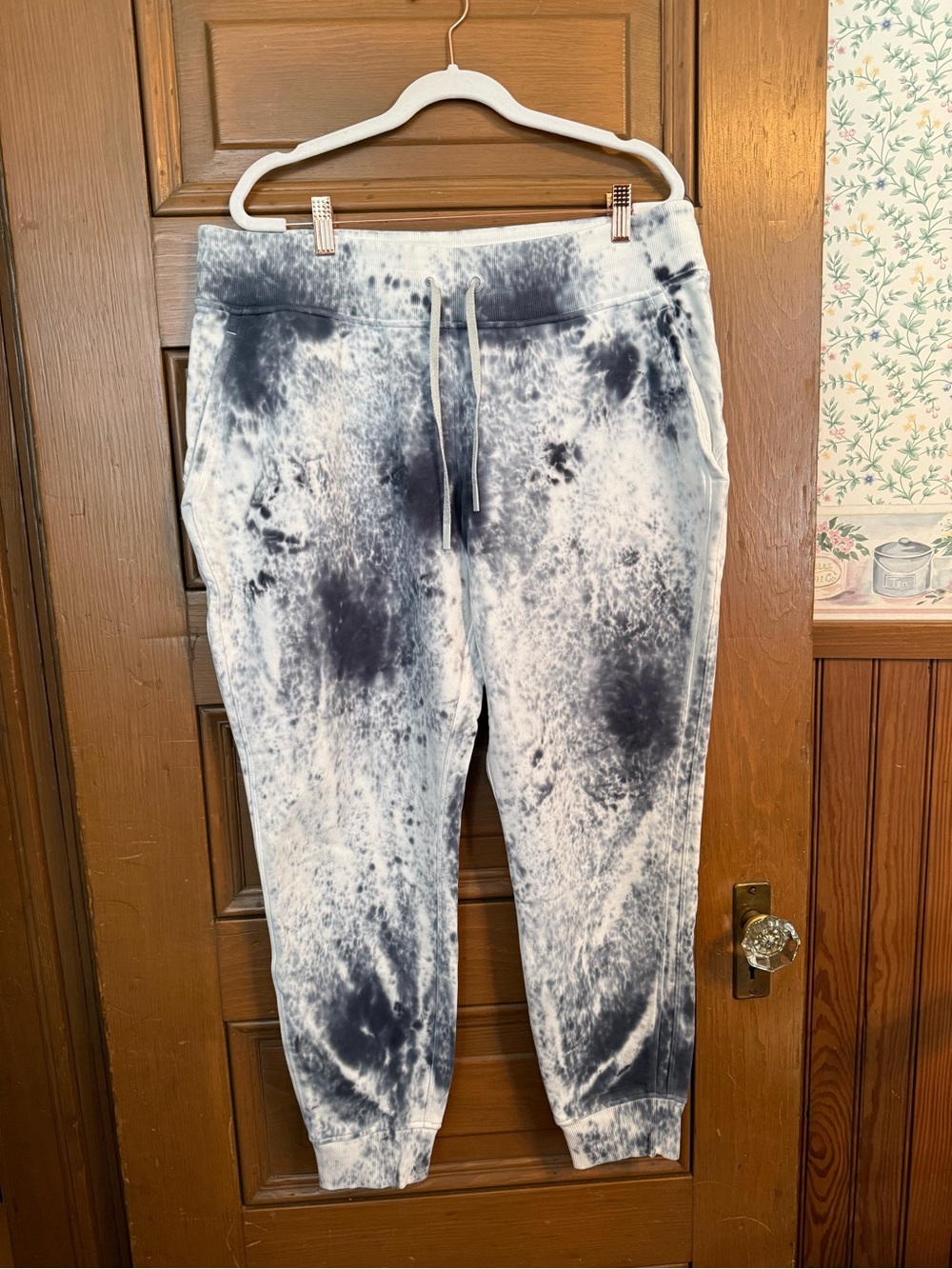 lululemon athletica women’s scuba Tie-Dye Jogger Sweatpants - Black, white, grey